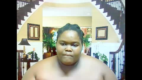 Snapshot of ebonyhotbuns4u2luv chatting on 8, 3, 2025 ebonyhotbuns4u2luv online show from 8, 3, 2025