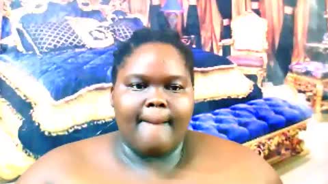 Snapshot of ebonyhotbuns4u2luv chatting on 10, 3, 2025 ebonyhotbuns4u2luv online show from 10, 3, 2025