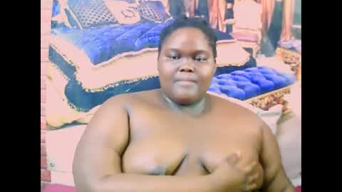 Snapshot of ebonyhotbuns4u2luv chatting on 10, 3, 2025 ebonyhotbuns4u2luv online show from 10, 3, 2025