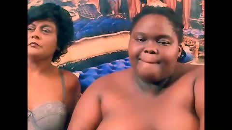 Snapshot of ebonyhotbuns4u2luv chatting on 12, 3, 2025 ebonyhotbuns4u2luv online show from 12, 3, 2025
