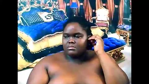 Snapshot of ebonyhotbuns4u2luv chatting on 12, 3, 2025 ebonyhotbuns4u2luv online show from 12, 3, 2025