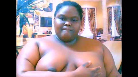 Snapshot of ebonyhotbuns4u2luv chatting on 17, 9, 2025 ebonyhotbuns4u2luv online show from 17, 9, 2025
