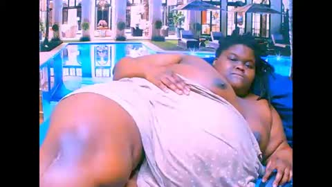 Snapshot of ebonyhotbuns4u2luv chatting on 30, 9, 2025 ebonyhotbuns4u2luv online show from 30, 9, 2025