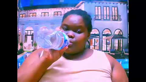 Snapshot of ebonyhotbuns4u2luv chatting on 13, 10, 2025 ebonyhotbuns4u2luv online show from 13, 10, 2025