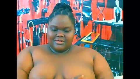 Snapshot of ebonyhotbuns4u2luv chatting on 7, 11, 2025 ebonyhotbuns4u2luv online show from 7, 11, 2025