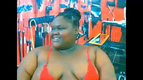 Snapshot of ebonyhotbuns4u2luv chatting on 9, 11, 2025 ebonyhotbuns4u2luv online show from 9, 11, 2025