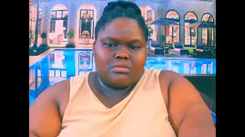 Snapshot of ebonyhotbuns4u2luv chatting on 15, 12, 2025 ebonyhotbuns4u2luv online show from 15, 12, 2025