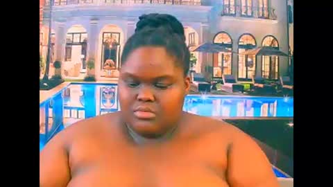 Snapshot of ebonyhotbuns4u2luv chatting on 16, 12, 2025 ebonyhotbuns4u2luv online show from 16, 12, 2025