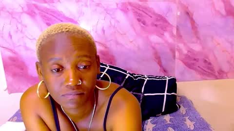 Snapshot of ebonyolive69 chatting on 21, 10, 2025 Cindy online show from 21, 10, 2025