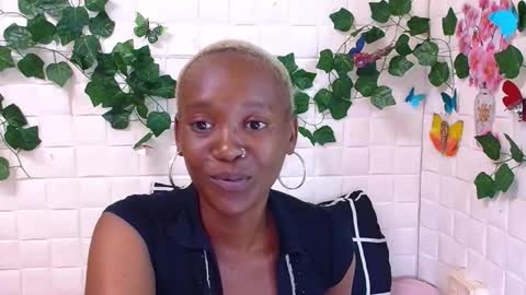 Snapshot of ebonyolive69 chatting on 27, 10, 2025 Cindy online show from 27, 10, 2025