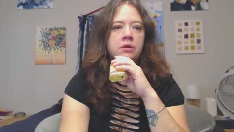 Snapshot of echosol17 chatting on 28, 11, 2025 Weird Echo online show from 28, 11, 2025