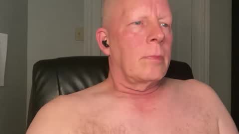 Snapshot of eddygl1968 chatting on 27, 10, 2025 Eddy online show from 27, 10, 2025