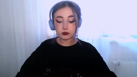 Snapshot of ediefris chatting on 29, 10, 2025 fickle demon made of clumps of matter online show from 29, 10, 2025