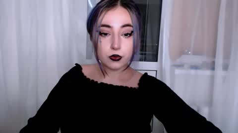 Snapshot of ediefris chatting on 6, 11, 2025 fickle demon made of clumps of matter online show from 6, 11, 2025