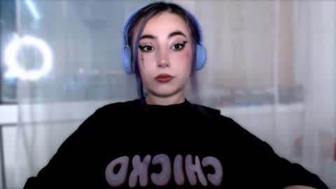 Snapshot of ediefris chatting on 20, 11, 2025 fickle demon made of clumps of matter online show from 20, 11, 2025