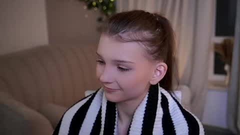 Lisa  online show from 10, 4, 2026