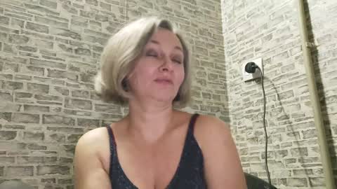 Snapshot of edithmanning chatting on 4, 1, 2025 edithmanning online show from 4, 1, 2025
