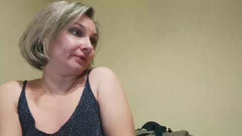 Snapshot of edithmanning chatting on 3, 2, 2025 edithmanning online show from 3, 2, 2025