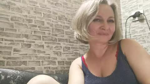 Snapshot of edithmanning chatting on 14, 2, 2025 edithmanning online show from 14, 2, 2025