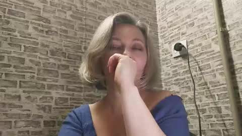 Snapshot of edithmanning chatting on 17, 2, 2025 edithmanning online show from 17, 2, 2025