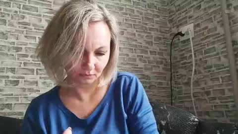 Snapshot of edithmanning chatting on 6, 3, 2025 edithmanning online show from 6, 3, 2025