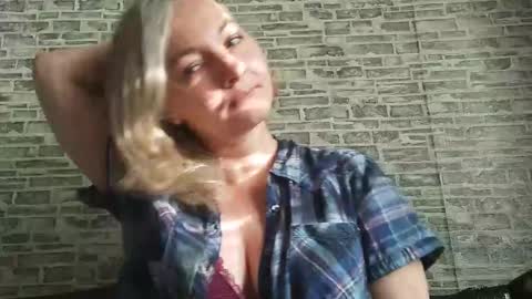 Snapshot of edithmanning chatting on 26, 11, 2025 edithmanning online show from 26, 11, 2025