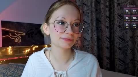 Snapshot of edlin_gail chatting on 30, 10, 2025 Edlin Gali online show from 30, 10, 2025