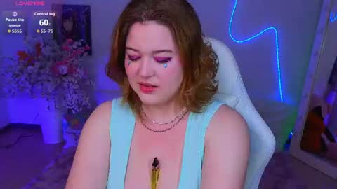 Snapshot of ednaadamse chatting on 4, 7, 2026 ednaadamse online show from 4, 7, 2026