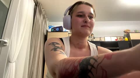 Snapshot of ednadennis chatting on 23, 5, 2026 Eva online show from 23, 5, 2026