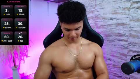 Snapshot of edward__clarck chatting on 2, 2, 2025 EDWARD CLARCK online show from 2, 2, 2025