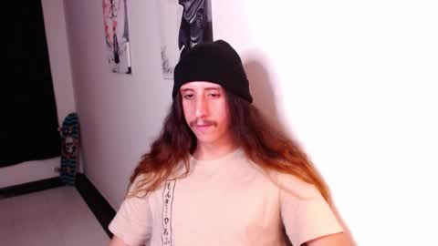 Snapshot of edward_chann chatting on 4, 1, 2025 edward_chann online show from 4, 1, 2025