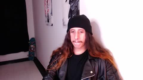 Snapshot of edward_chann chatting on 5, 1, 2025 edward_chann online show from 5, 1, 2025