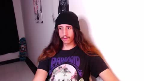 Snapshot of edward_chann chatting on 6, 1, 2025 edward_chann online show from 6, 1, 2025