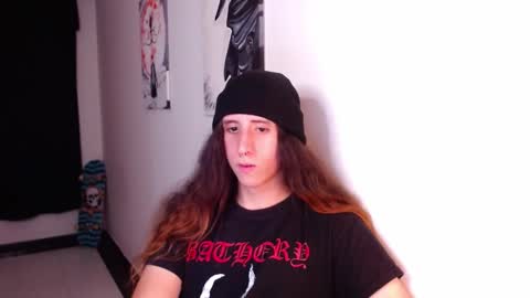 Snapshot of edward_chann chatting on 8, 2, 2025 edward_chann online show from 8, 2, 2025