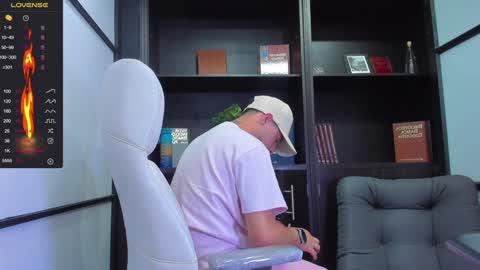 Snapshot of edwardross_ chatting on 25, 1, 2025 Edward Ross online show from 25, 1, 2025