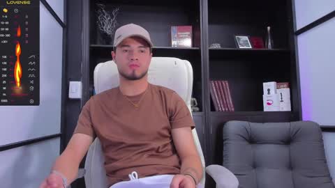 Snapshot of edwardross_ chatting on 6, 2, 2025 Edward Ross online show from 6, 2, 2025