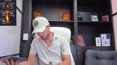 Snapshot of edwardross_ chatting on 3, 3, 2025 Edward Ross online show from 3, 3, 2025