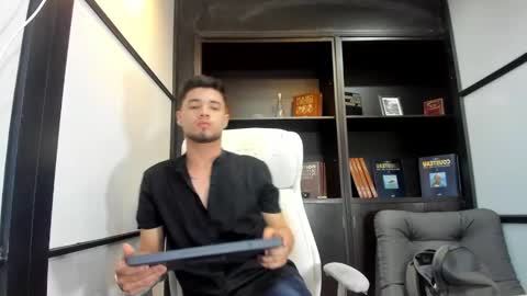 Snapshot of edwardross_ chatting on 7, 3, 2025 Edward Ross online show from 7, 3, 2025