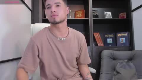 Snapshot of edwardross_ chatting on 8, 3, 2025 Edward Ross online show from 8, 3, 2025