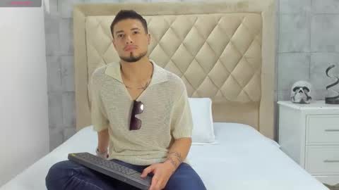 Snapshot of edwardross_ chatting on 11, 9, 2025 Edward Ross online show from 11, 9, 2025