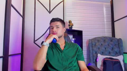 Snapshot of edwardross_ chatting on 15, 9, 2025 Edward Ross online show from 15, 9, 2025