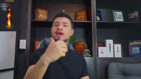 Snapshot of edwardross_ chatting on 9, 10, 2025 Edward Ross online show from 9, 10, 2025