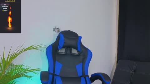 Snapshot of edwardross_ chatting on 13, 10, 2025 Edward Ross online show from 13, 10, 2025