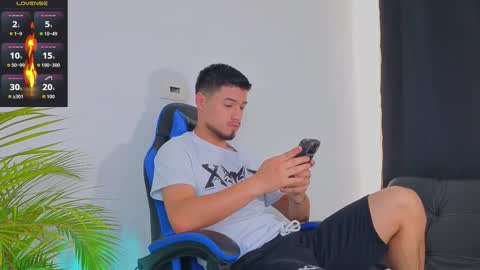 Snapshot of edwardross_ chatting on 22, 10, 2025 Edward Ross online show from 22, 10, 2025