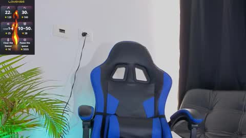 Snapshot of edwardross_ chatting on 17, 11, 2025 Edward Ross online show from 17, 11, 2025