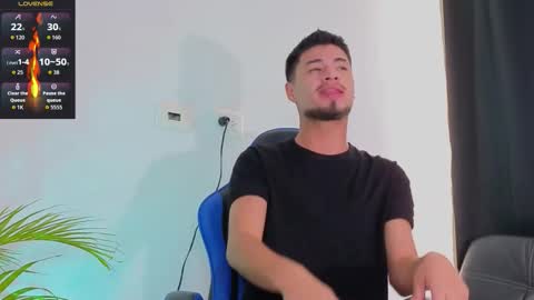 Snapshot of edwardross_ chatting on 25, 11, 2025 Edward Ross online show from 25, 11, 2025