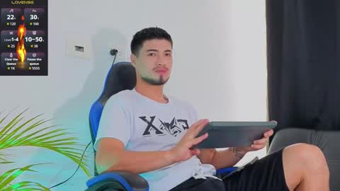 Snapshot of edwardross_ chatting on 29, 11, 2025 Edward Ross online show from 29, 11, 2025