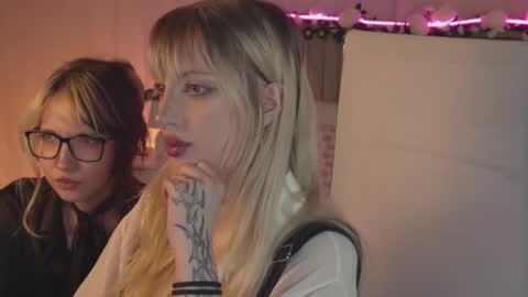EVA NON NUDE online show from 19, 4, 2026
