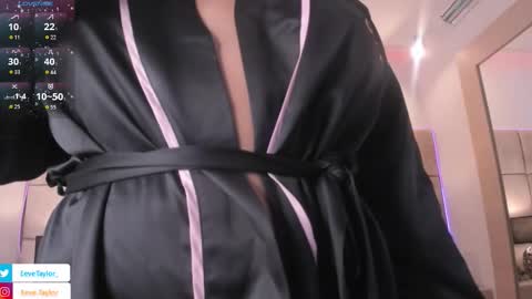 Snapshot of eevee_taylor chatting on 14, 11, 2025 Eevee online show from 14, 11, 2025