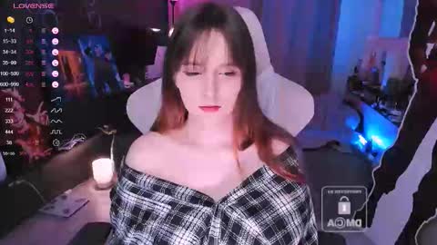 Snapshot of effie_lee chatting on 20, 11, 2025 Effie online show from 20, 11, 2025